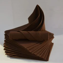 Lot de 12 serviettes de table carré en coton chocolat 44 x44 cm
