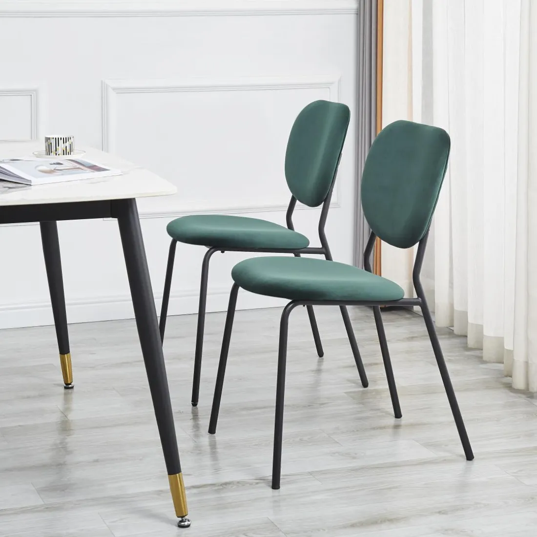 Lot de chaises SUZUKA avec son design scandinave vert