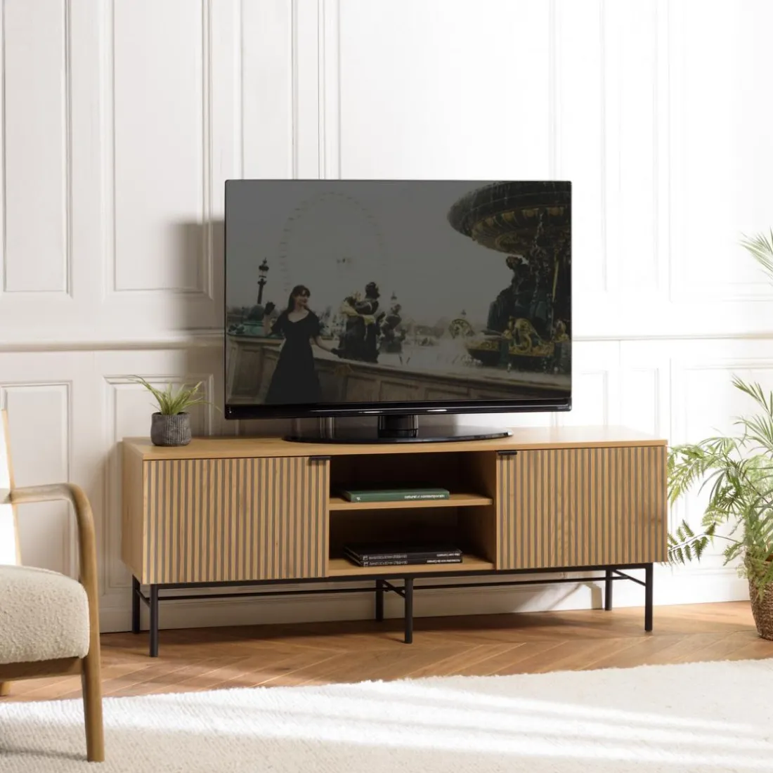 Meuble TV 2 portes 2 niches décor effet bois rainuré noir naturel SCOTT
