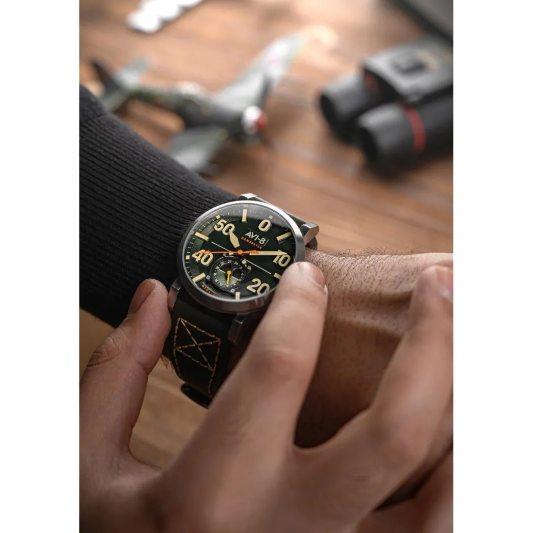 Montre Homme AVI-8 Dambuster Chadwick Meca-Quartz - AV-4113-02 Bracelet Cuir Vert