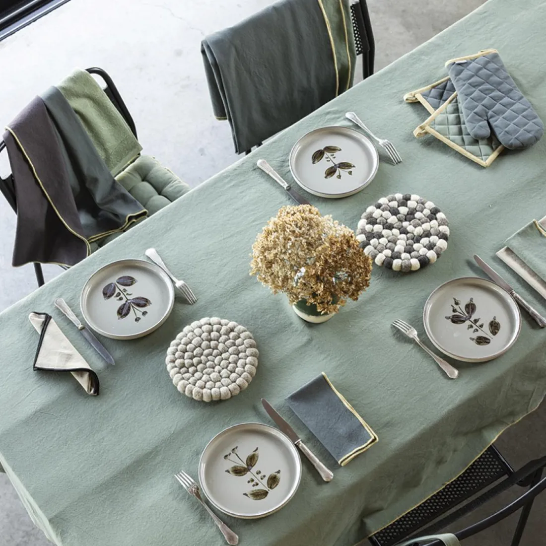 Nappe recyclée Grace Matcha – 170 x 300 cm