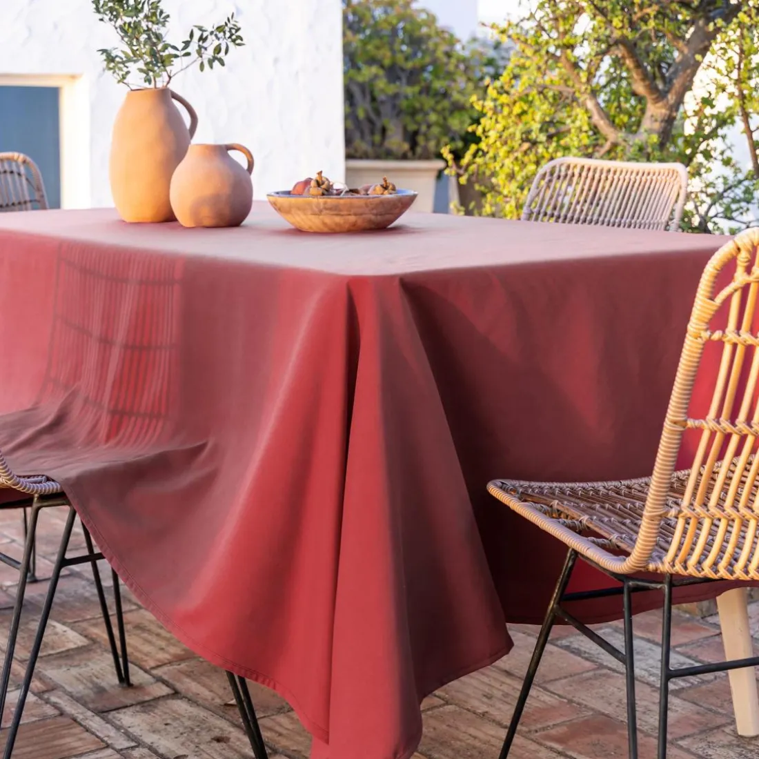 Nappe ultra douce ronde 180 cm PEACHSKIN - rouge grenat