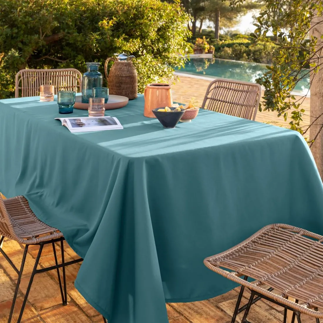 Nappe ultra douce ronde 180 cm PEACHSKIN - bleu paon