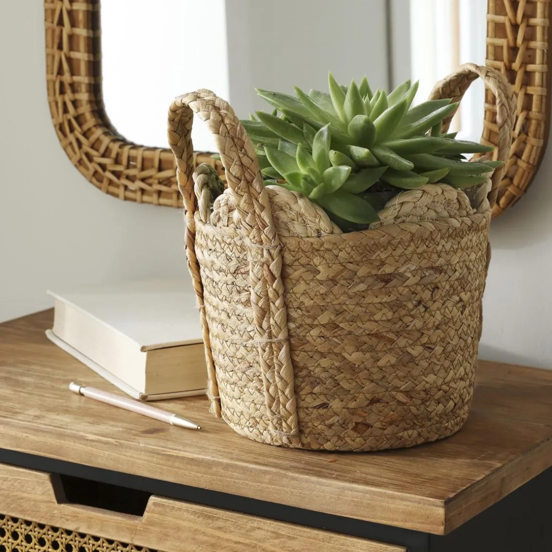 Panier rond tressé en fibre végétale SIJOLI