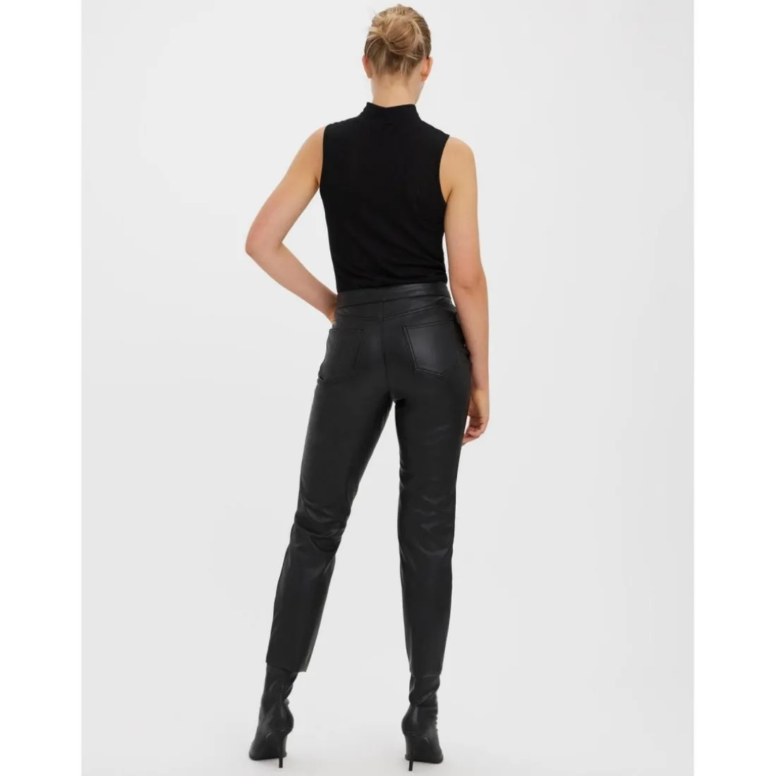 Pantalon 5 poches Straight Fit Taille haute Longueur cheville noir Clara