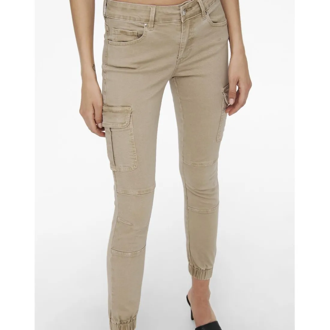 Pantalon cargo fermeture par bouton. fermeture éclair taille moyenne marron clair en coton Meg
