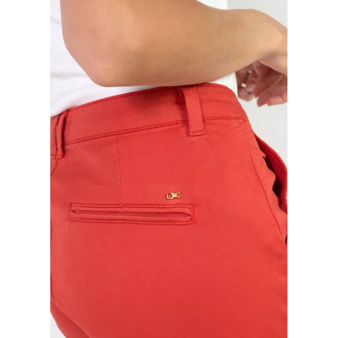 Pantalon chino DYLI 7 rouge Daisy