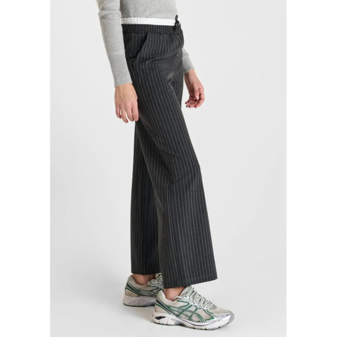 Pantalon droite IONAGI gris Sam