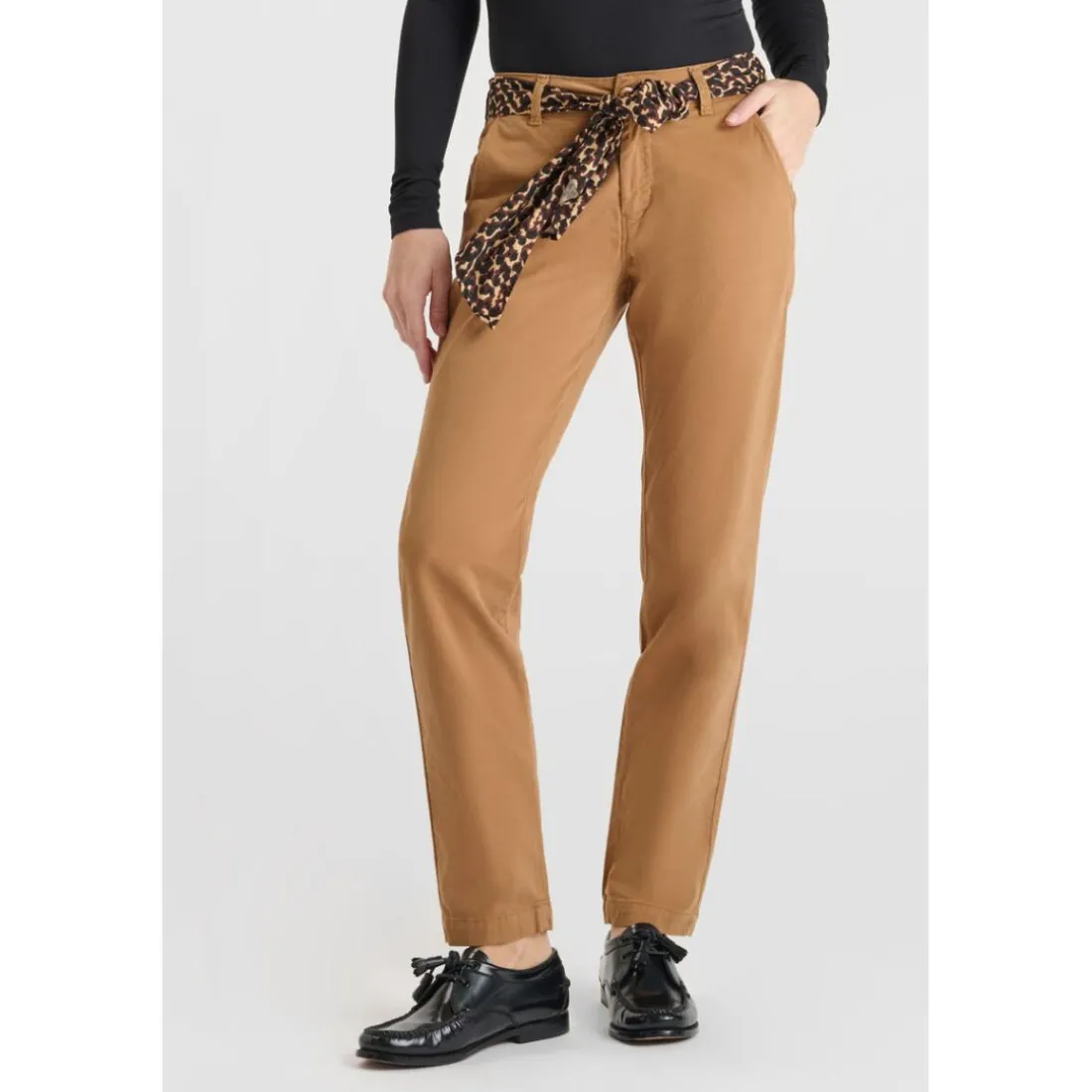 Pantalon droite KRISTIN marron en coton Hana