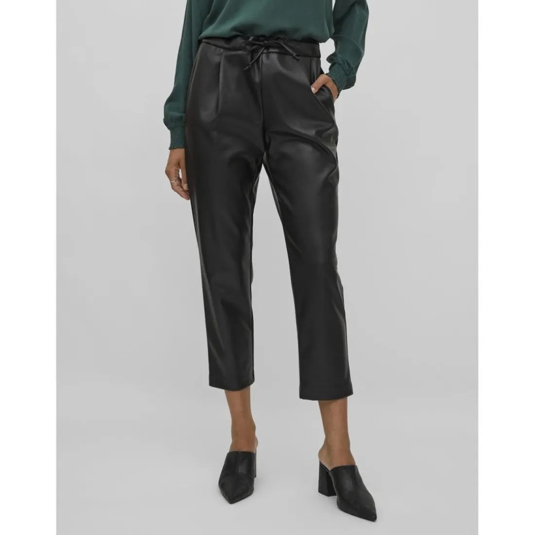 Pantalon en simili-cuir noir Ione