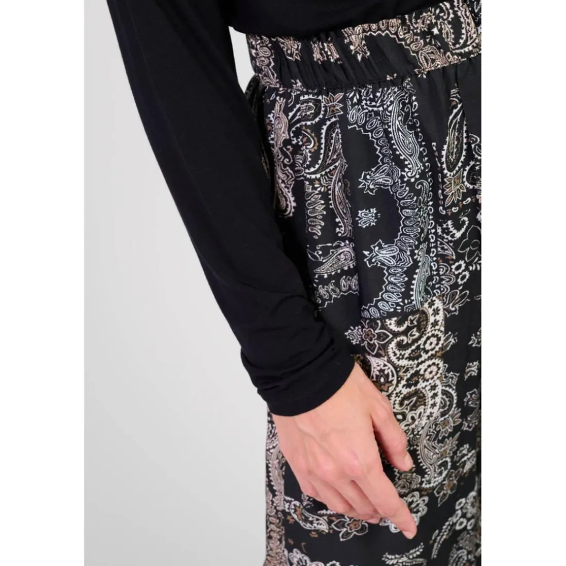 Pantalon loose, large BULBIZA noir Xia en viscose