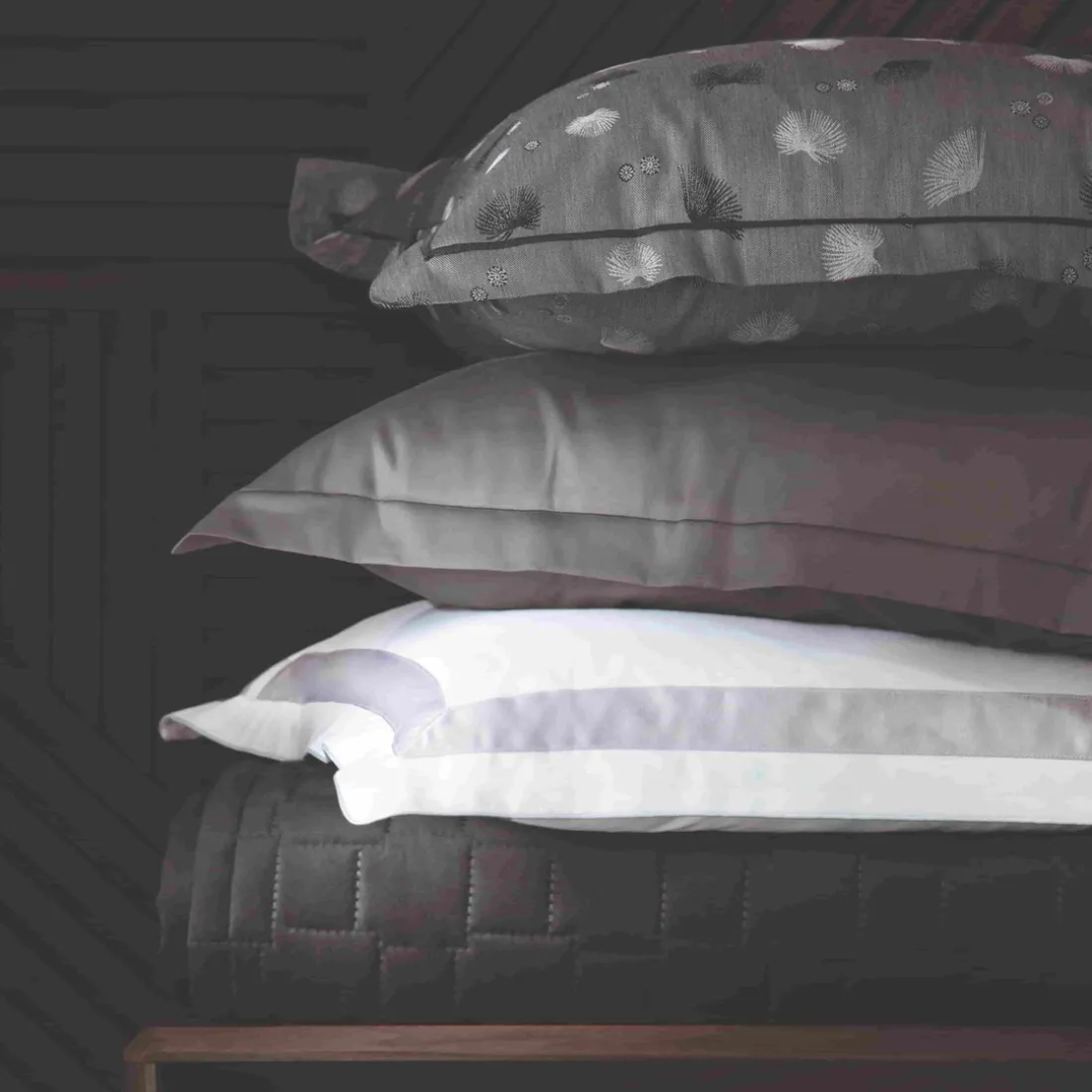 Parure drap plat 240 x 300 cm + 2 taies 65 x 65 satin jacquard KYOTO Graphite