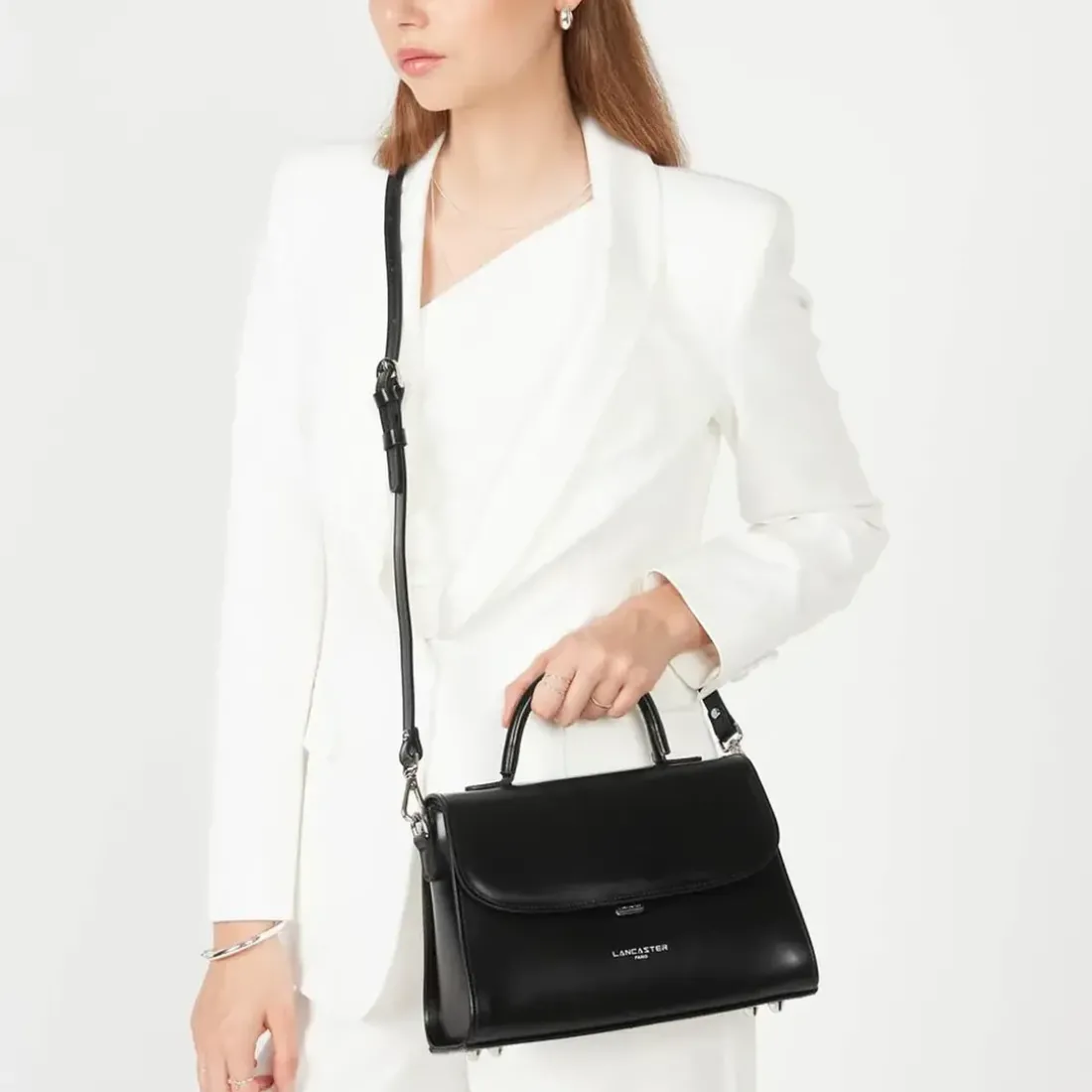 Petit sac à main en cuir noir Suave Even