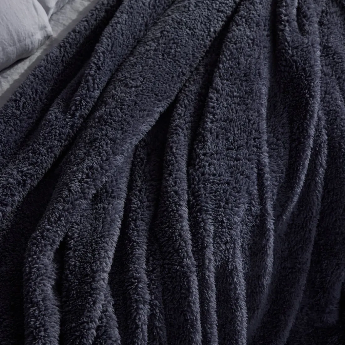 Plaid Teddy en Polyester 130 x 180 BIEN AU CHAUD Fusain