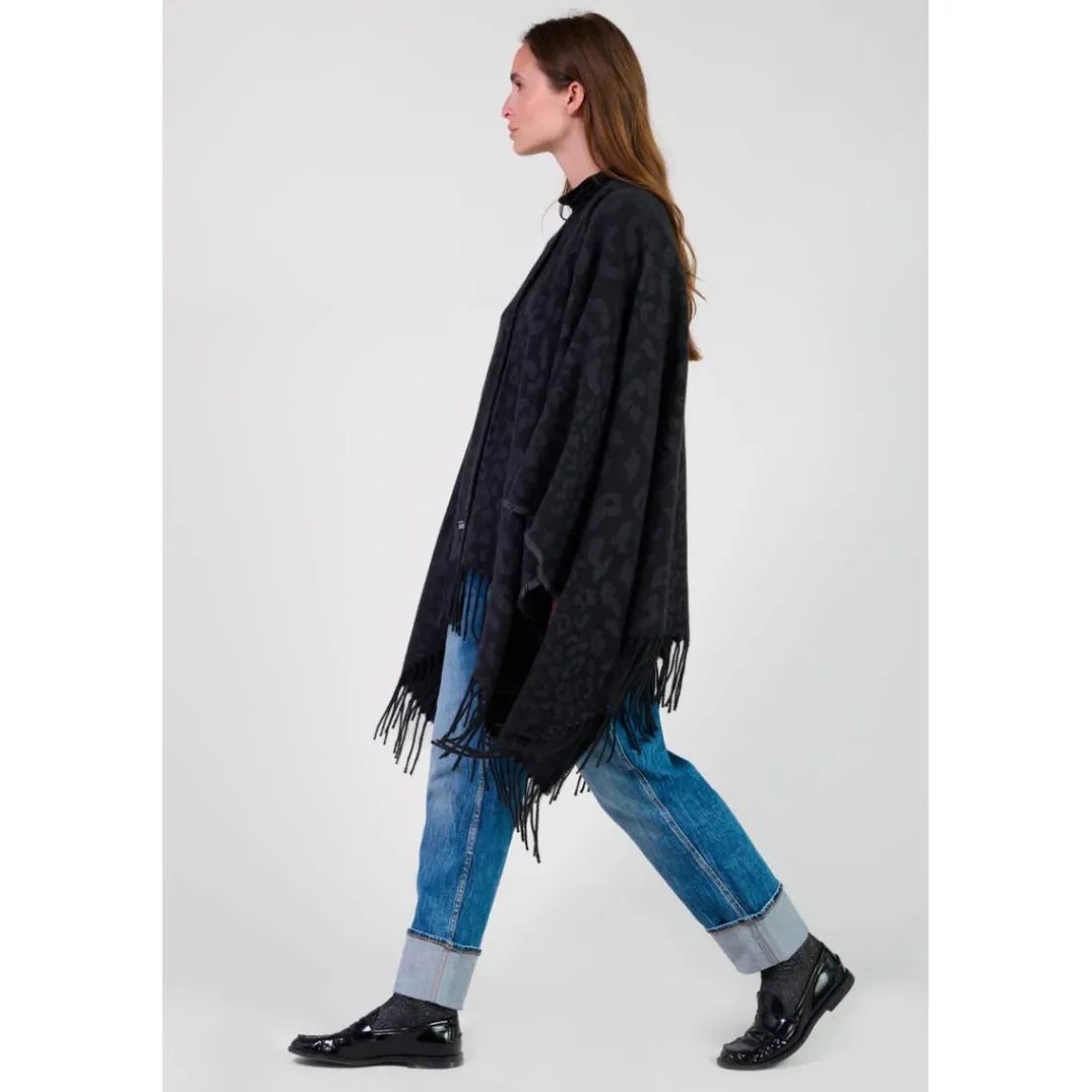 Poncho CARZOLA noir Mae