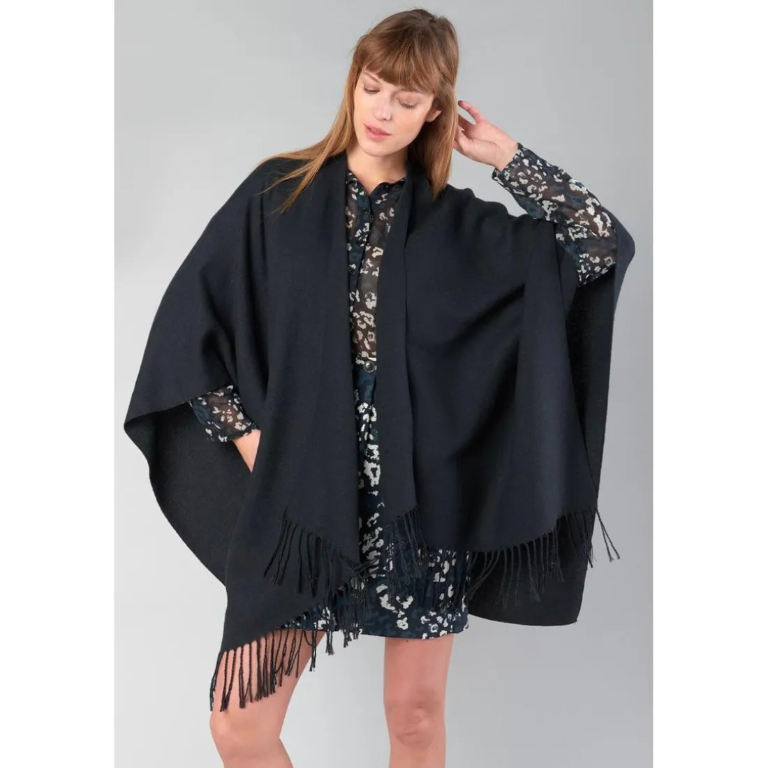 Poncho Pili noir