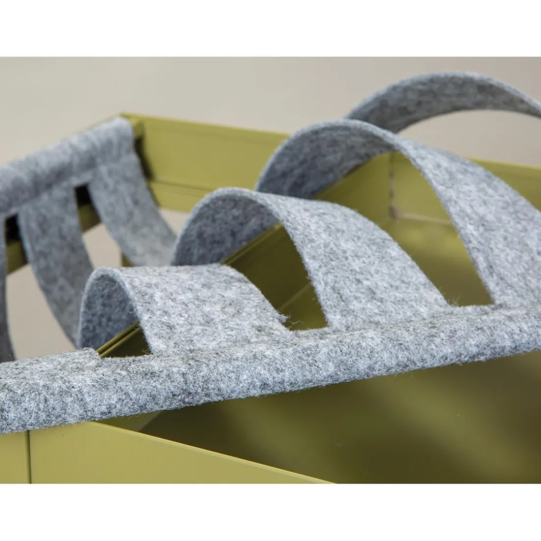 Porte magazines en Métal et Feutre Vert MAGGA