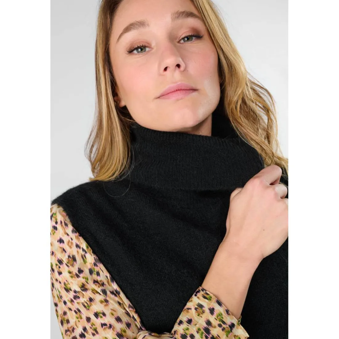 Pull CLEVA noir Mia