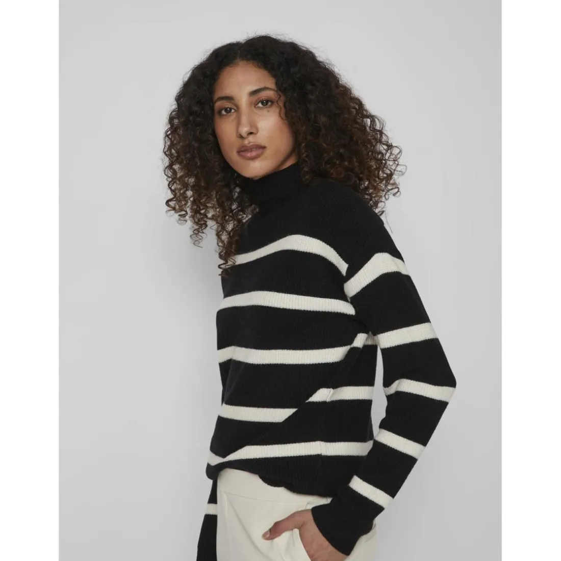 Pull col haut noir en viscose Emma