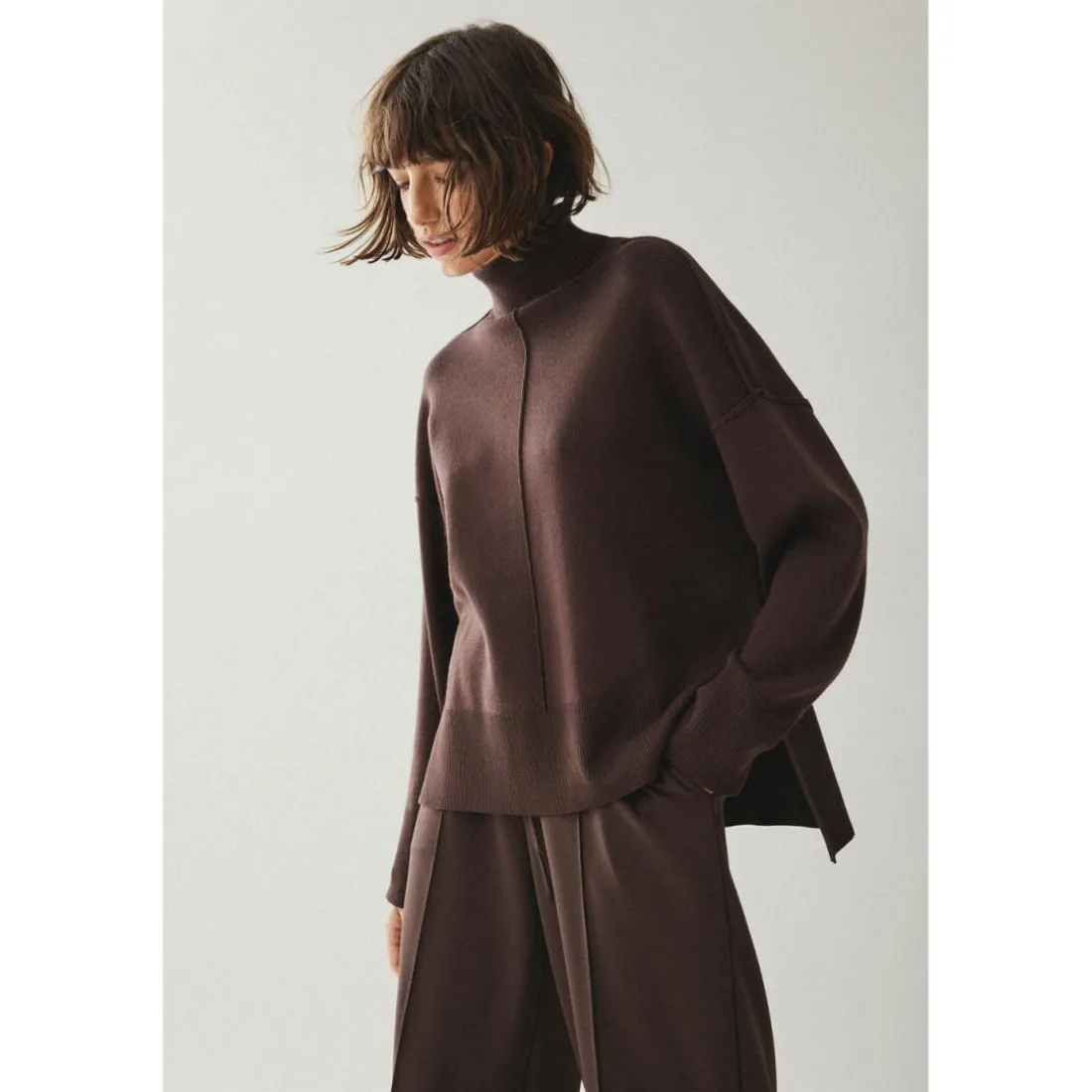 Pull col roulé marron foncé Skye