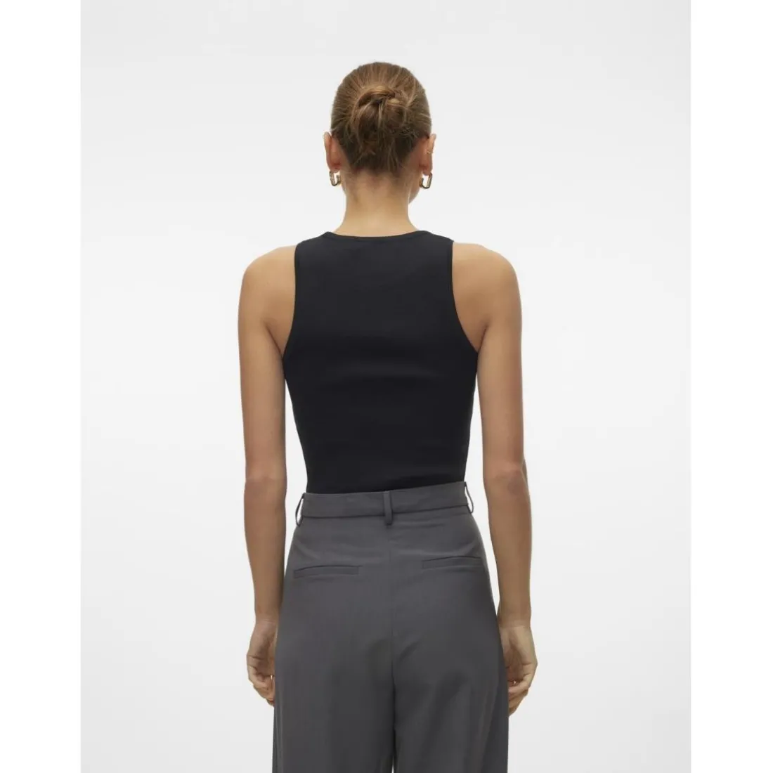 Pull en maille court col rond sans manches noir Anya