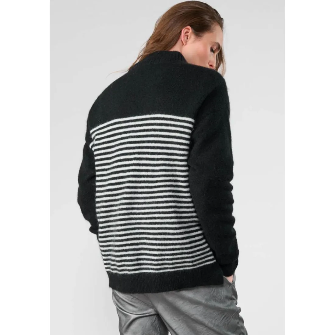 Pull LAND noir Nea