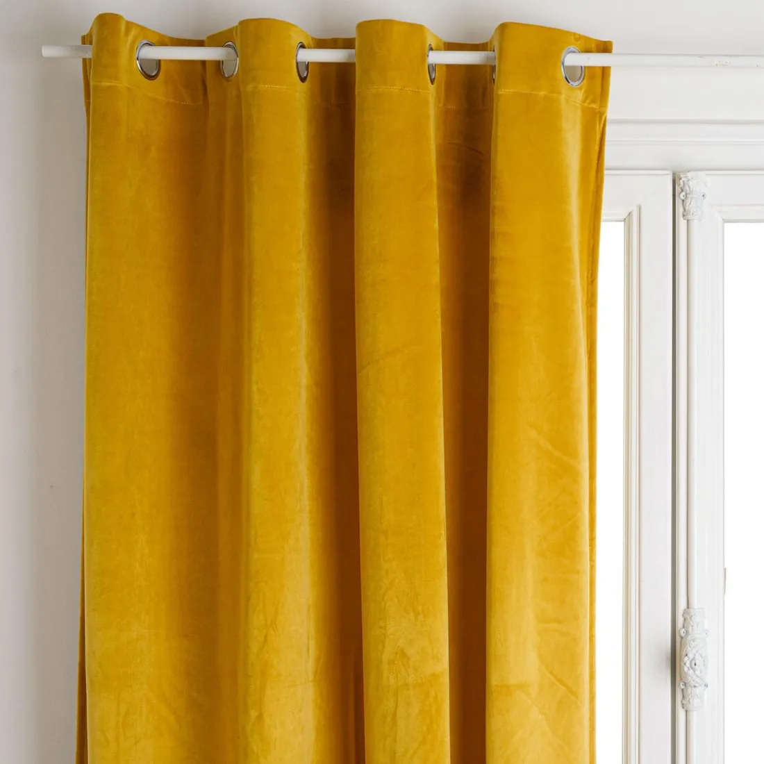 Rideau Occultant en Velours Ocre
