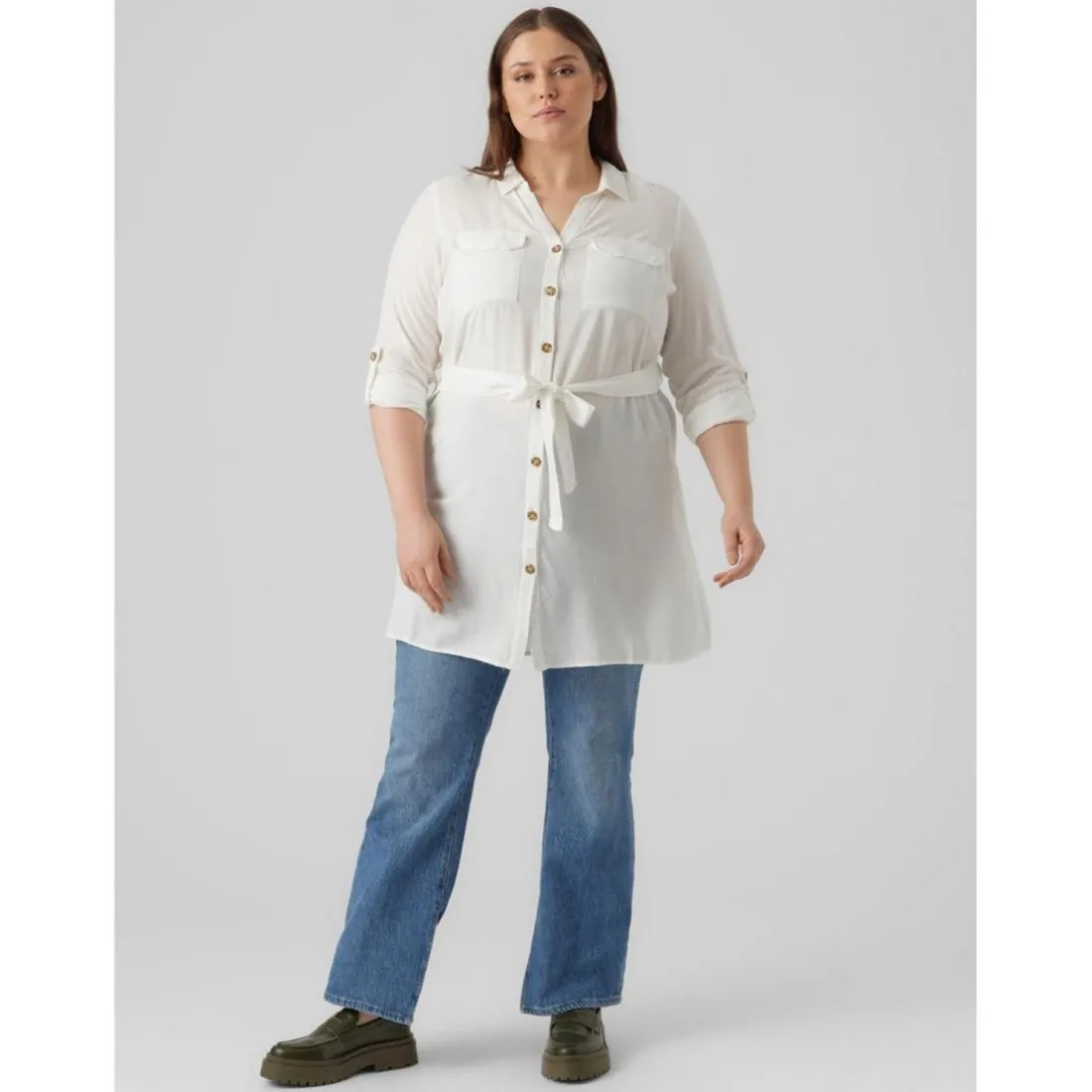 Robe courte avec col chemise blanc