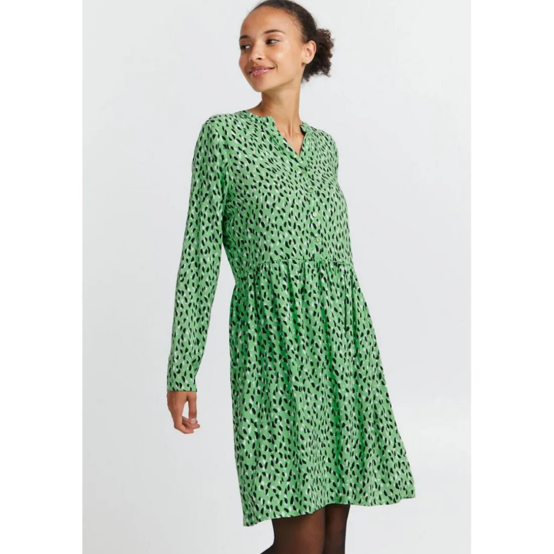 Robe courte verte manches longues en viscose