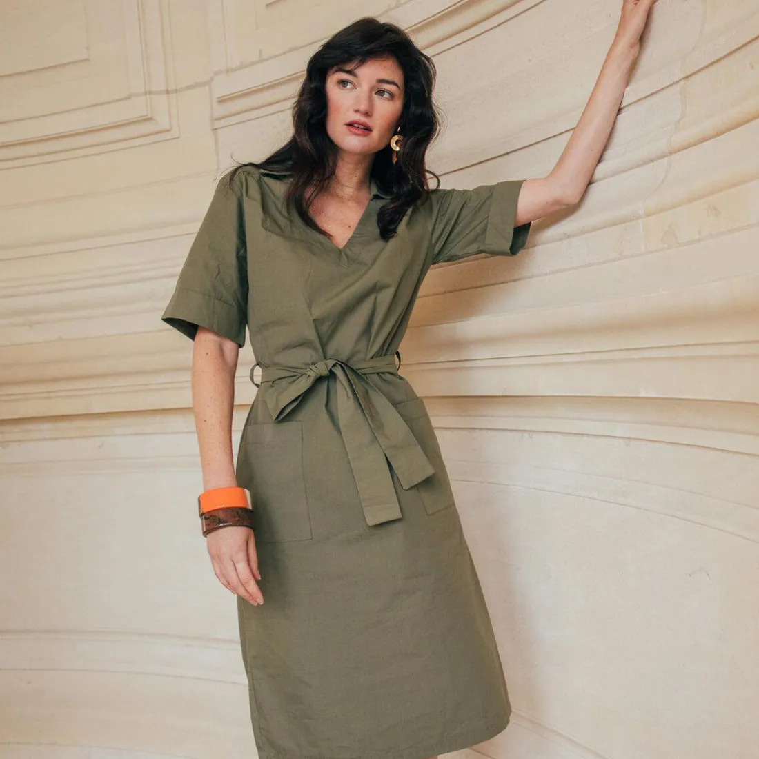 Robe manches courtes ceinturée en popeline kaki Catherine Réédition