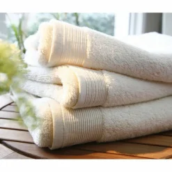 Serviette de bain uni en micro-coton 600 gr/m² - Ivoire