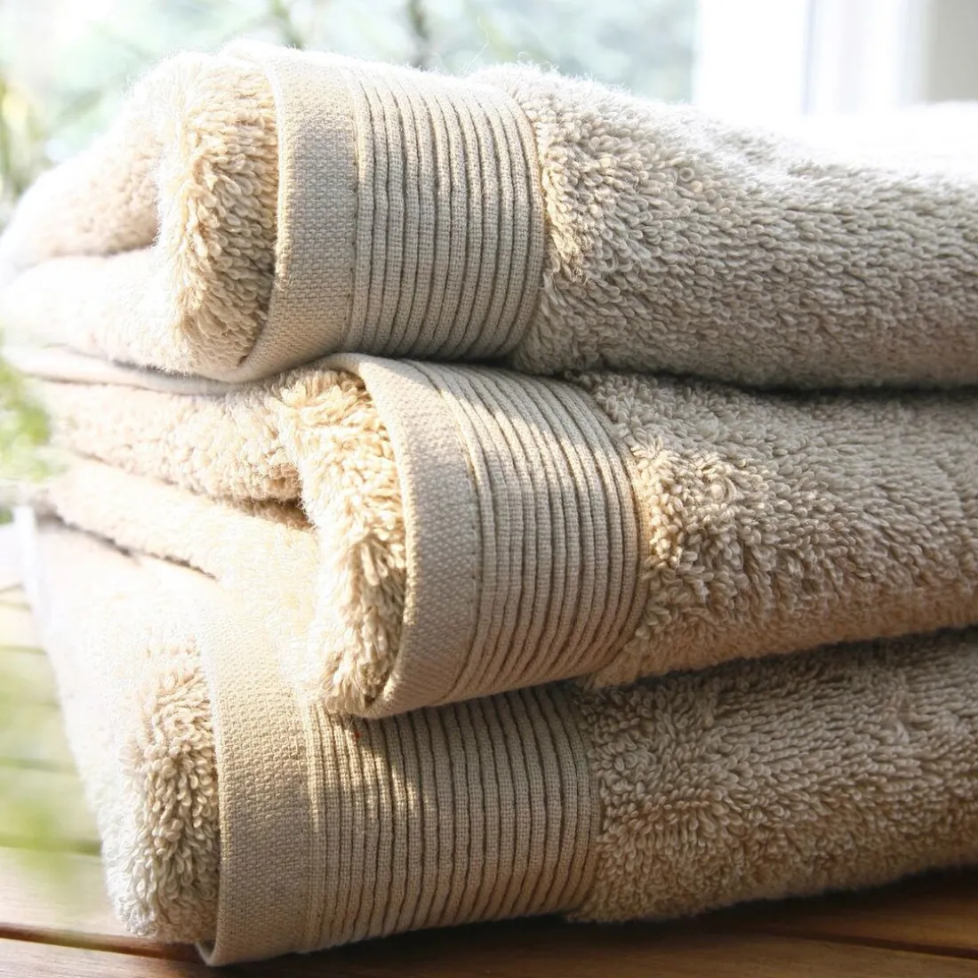 Serviette de bain uni en micro-coton 600 gr/m² - Sable