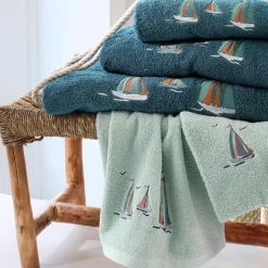 Serviette de toilette en coton 450g/m² BATEAUX 50 x 90 cm vert d'eau