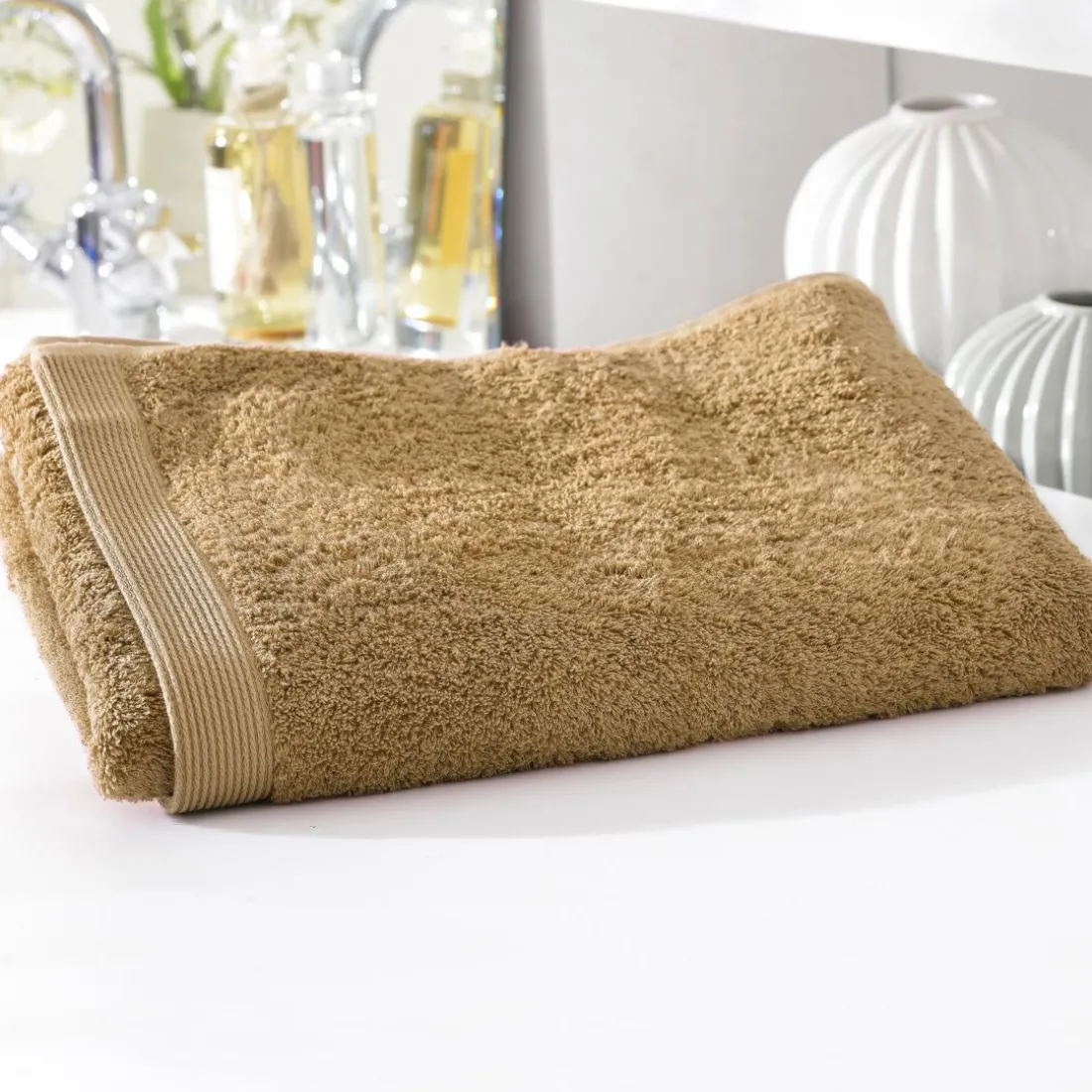 Serviette invité CAROLINE marron caramel