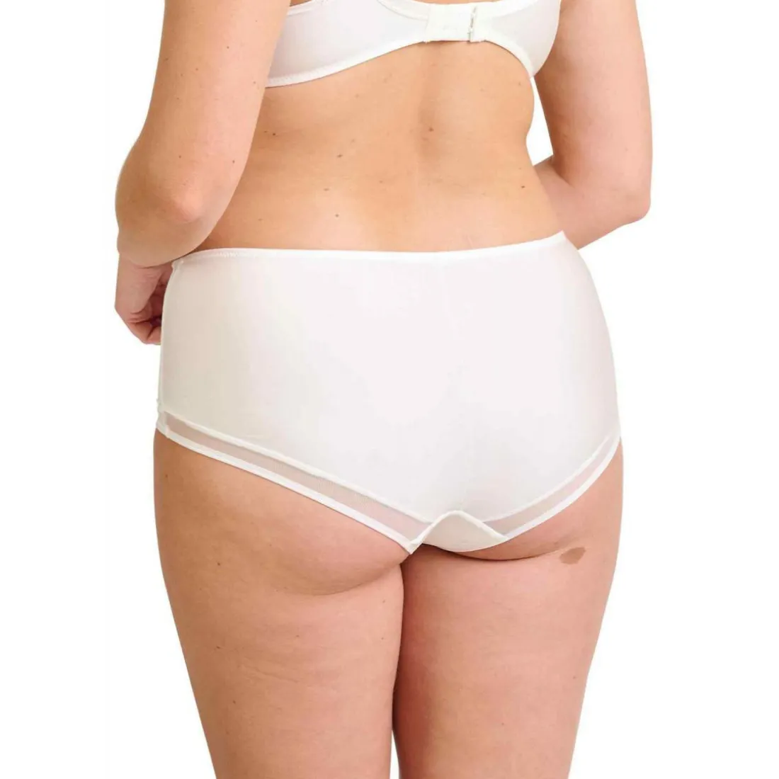 Shorty - Ivoire Sans Complexe