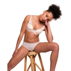 Shorty en dentelle froncé - Beige