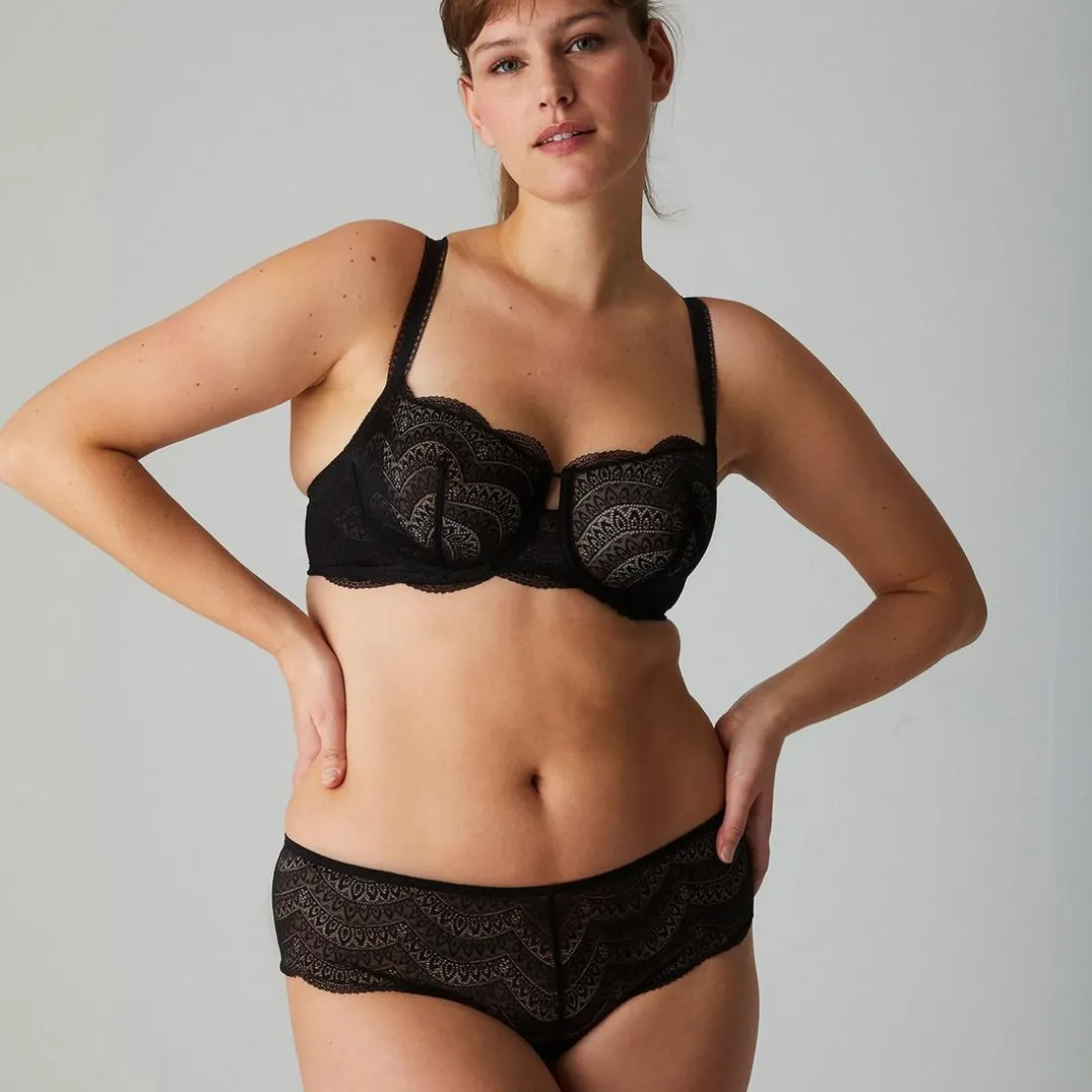 Shorty en dentelle noir