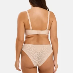 Slip nude
