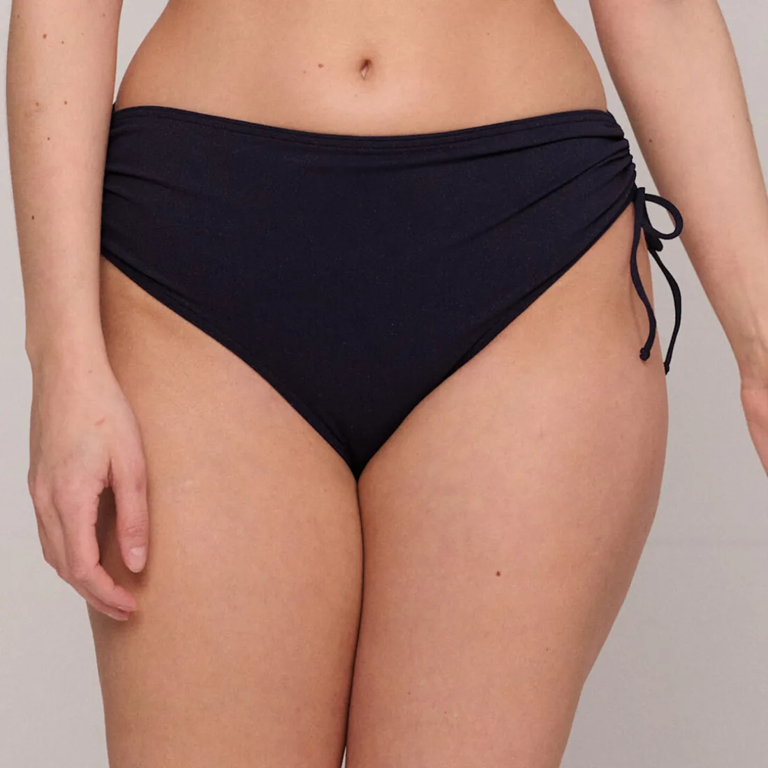 Slip taille haute ficelles