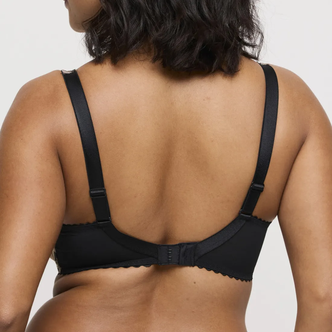 Soutien Gorge demi-mousse plongeant beige