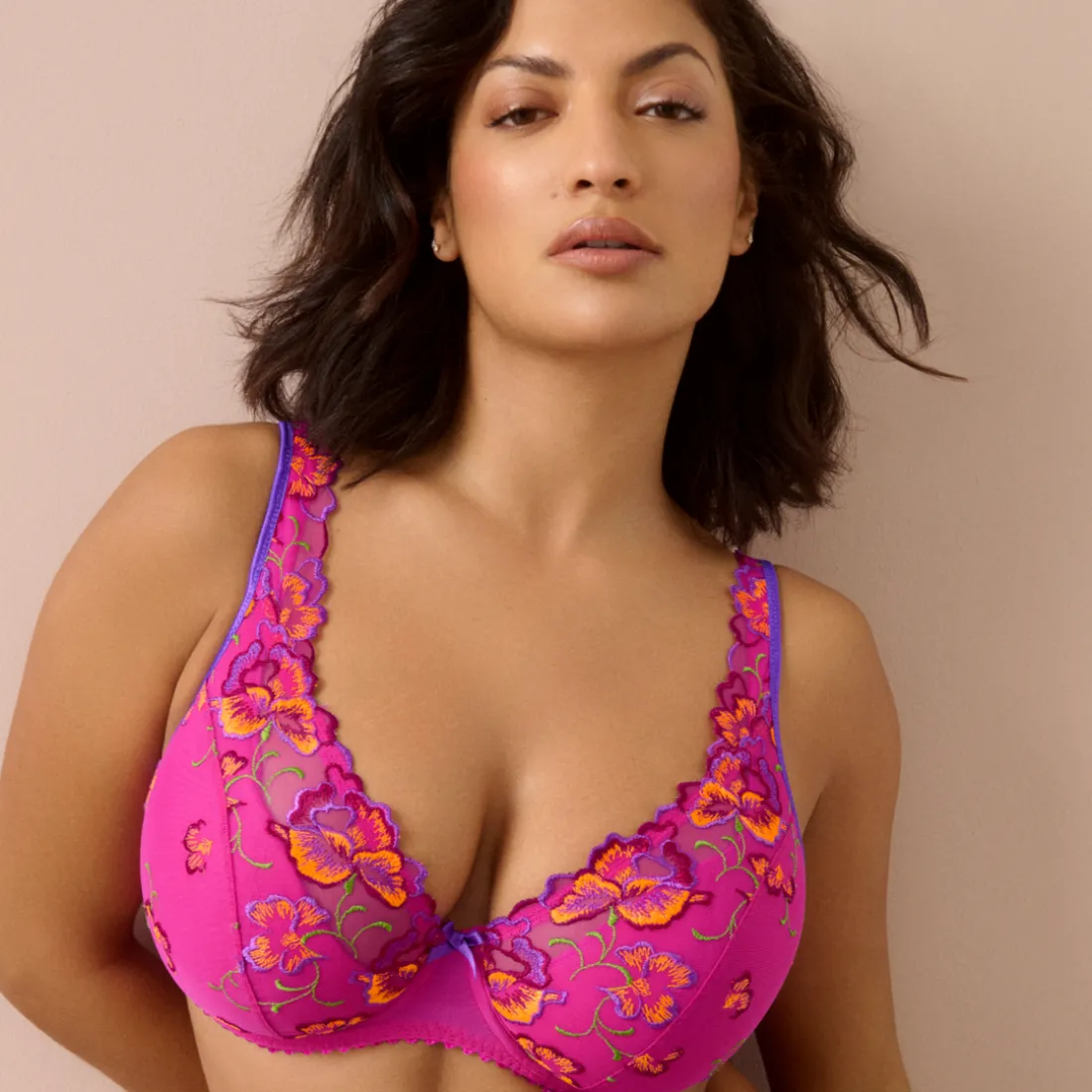 Soutien Gorge demi-mousse plongeant - Rose Fuschia