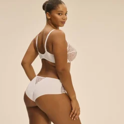 Soutien-gorge à armature classique