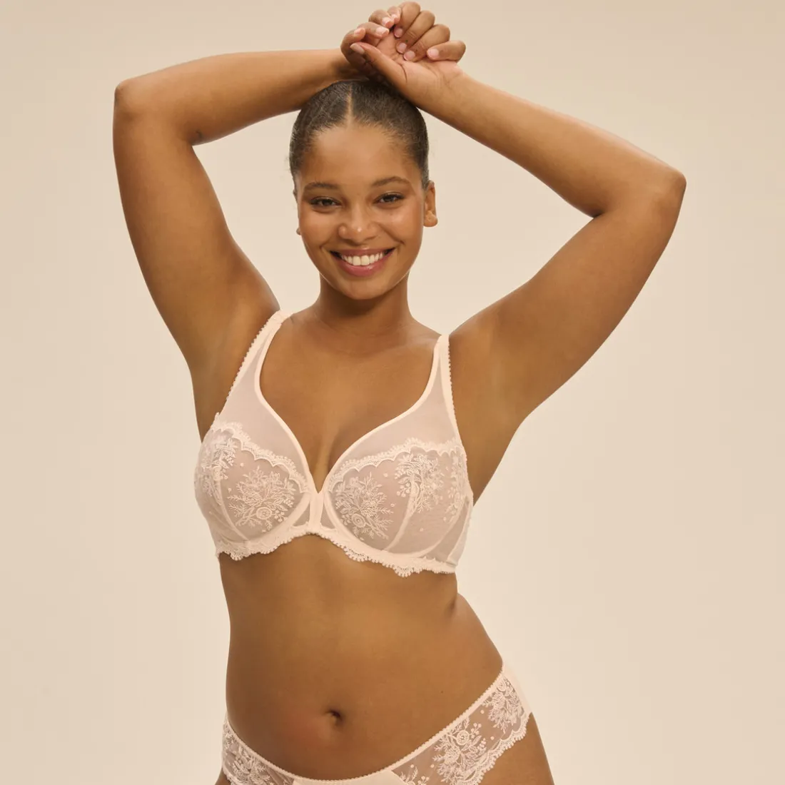 Soutien-gorge armature décolleté plongeant