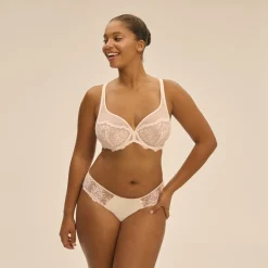 Soutien-gorge armature décolleté plongeant