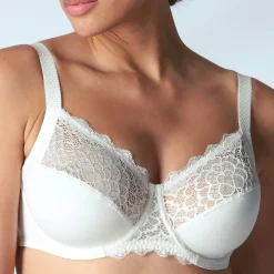 Soutien-gorge avec armatures emboîtant naturel