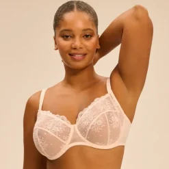 Soutien-gorge avec armature emboitant