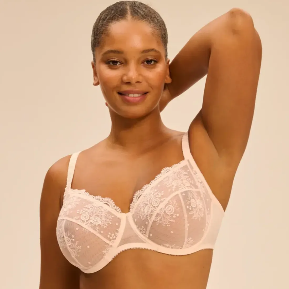 Soutien-gorge avec armature emboitant