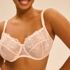 Soutien-gorge avec armature emboitant