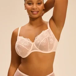 Soutien-gorge avec armature emboitant