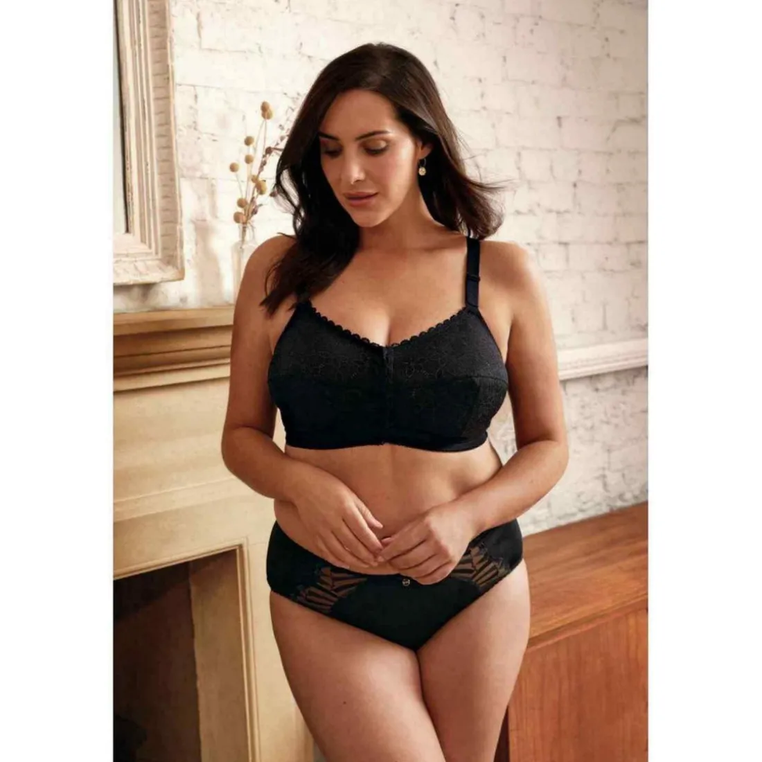 Soutien-gorge classique à bonnets couvrants avec fermeture frontale - Noir